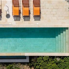 4 bedroom villa with infinity pool and sea views near Noto, Sicily, sleeps 8